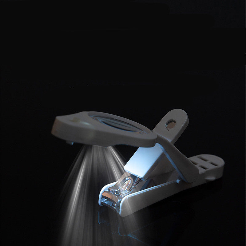 Nail Clippers With Magnifying Glass