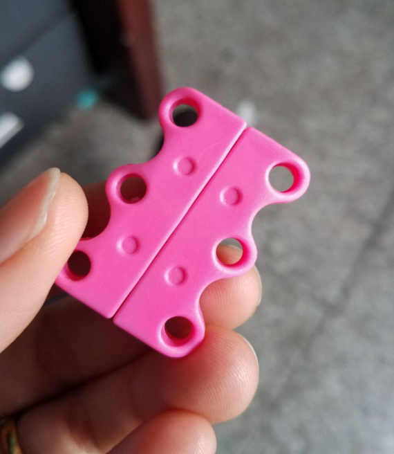 Magnetic Shoe Lace Buckles - Mystery Gadgets magnetic-shoe-lace-buckles, Gadget